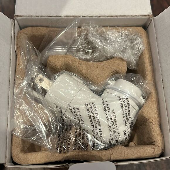 SCENTSY ”HOME IS WHERE MY CAT IS” Ceramic Wax Warmer NEW IN BOX - Picture 3 of 5